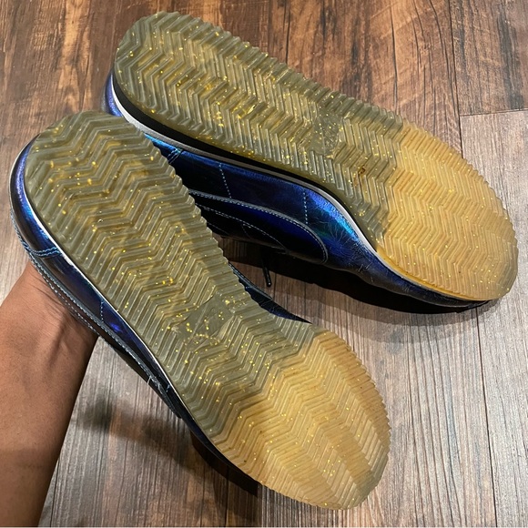 NIKE Classic Cortez Iridescent Soar - Picture 5 of 8